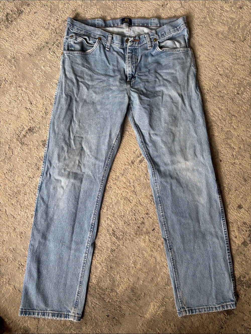 Wrangler Light Blue Straight-Leg Men's Jeans 35x32